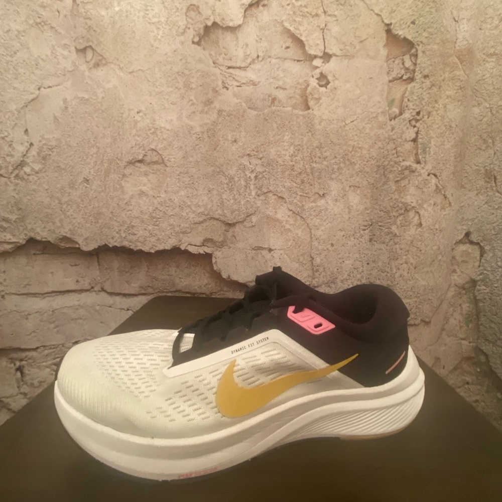 Nike Air Zoom Structure 24 Runners
